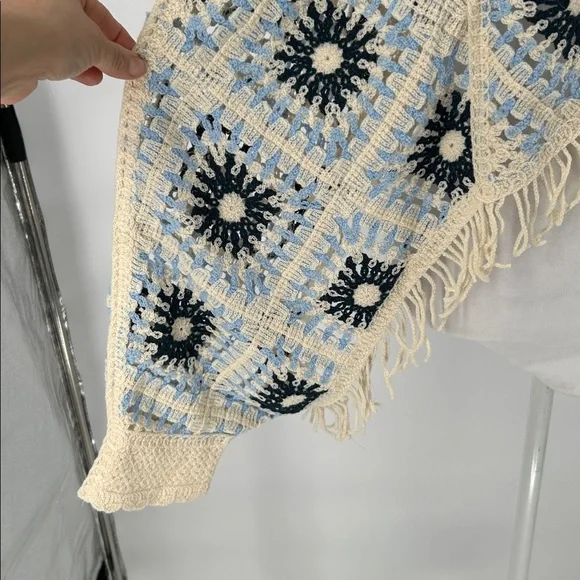 House Of Harlow 1960 Blue and Cream Crochet Fringe Sweater Shrug Coverup
One Siz - Picture 4 of 9